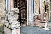 Parma, i leoni stilofori della facciata del Duomo